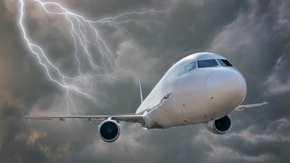 Flugzeug im Gewitter